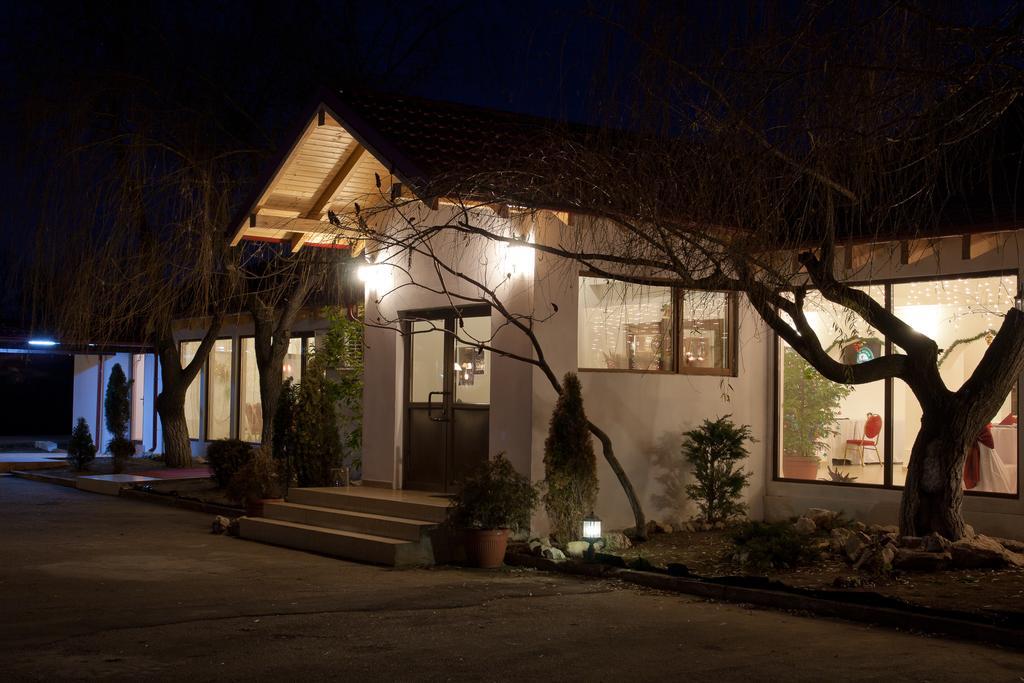 Pension Club Montana Câmpina Exterior foto