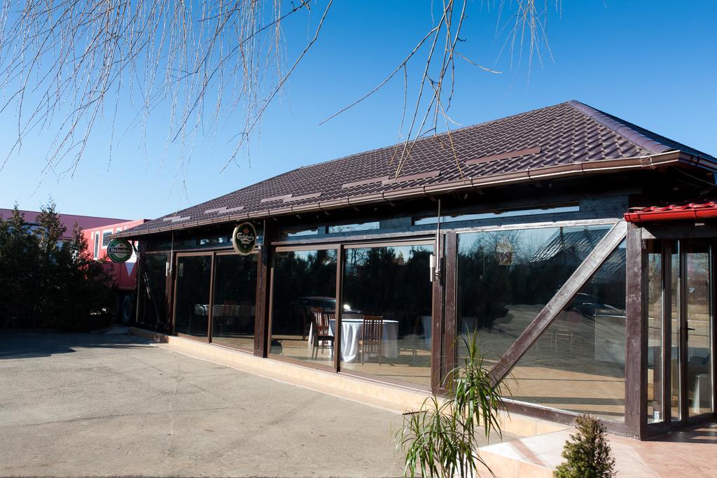 Pension Club Montana Câmpina Exterior foto